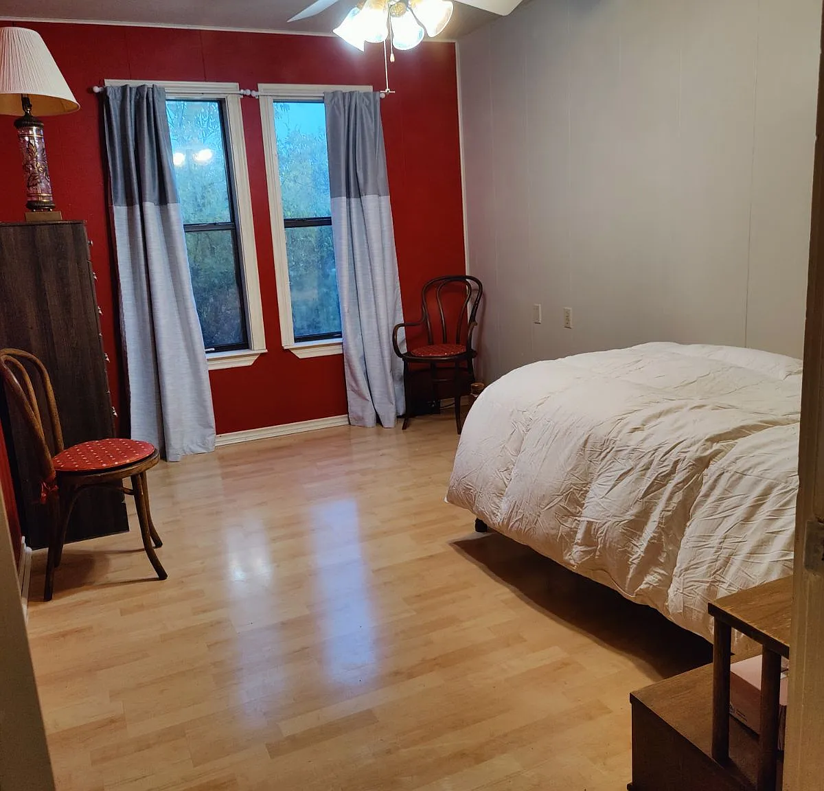 2 bed, 1000 sqft, $1,400 — Photo 4