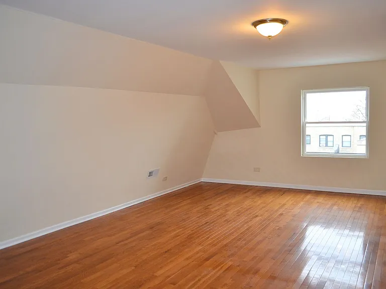 2050 W North Ave — Photo 10