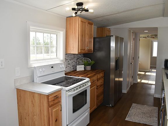 5th image of 9968 Hardwick Rd.