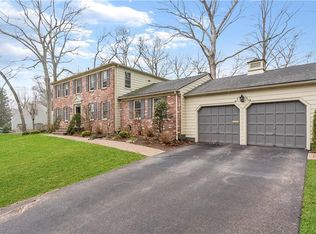 347 Red Chimney Dr, Warwick, RI 02886