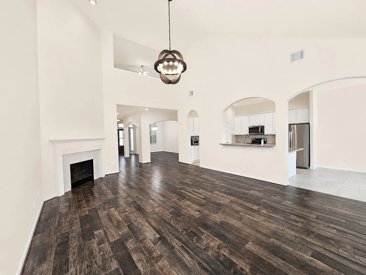 4 bed, 2.5 bath, 3134 sqft, $3,000 — Photo 4