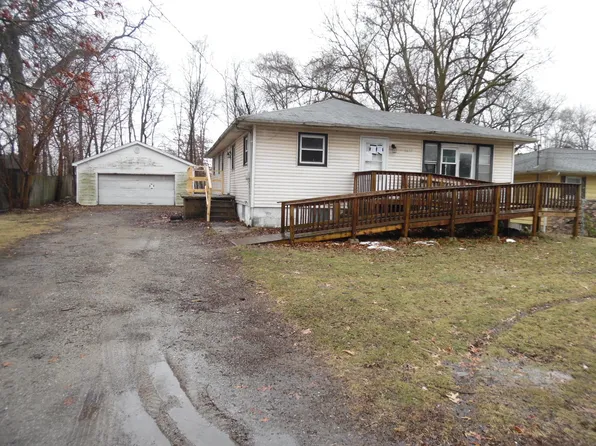 6657 Old Porter Rd, Portage, IN 46368