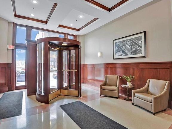 5th image of 2107 Grand Ave Unit 401