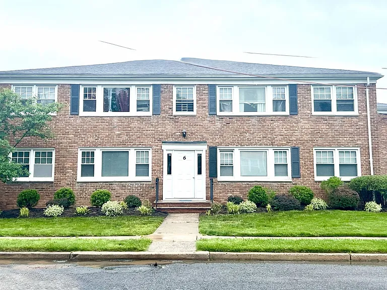 Jefferson Apartments — Photo 11