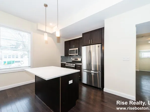 10 Marion St #1, Medford, MA 02155