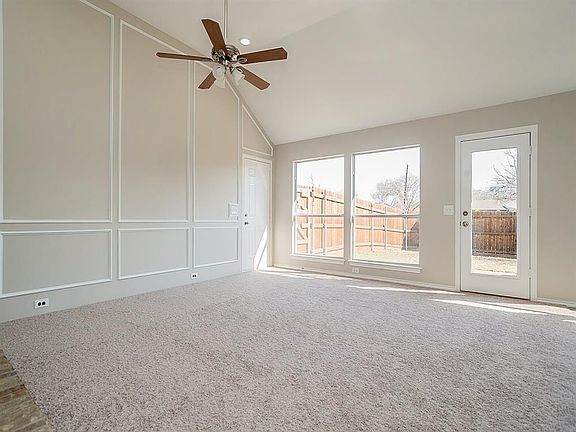3rd image of 408 Stone Creek Dr