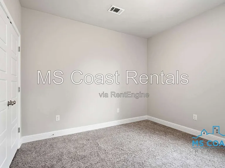 5543 Overland Dr — Photo 18
