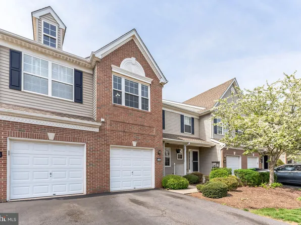 100 Walker Rd, Royersford, PA 19468