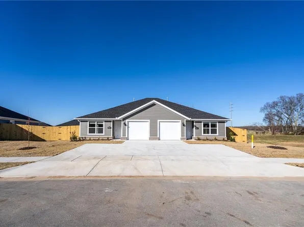 2804 N Teresa Dr, Siloam Springs, AR 72761