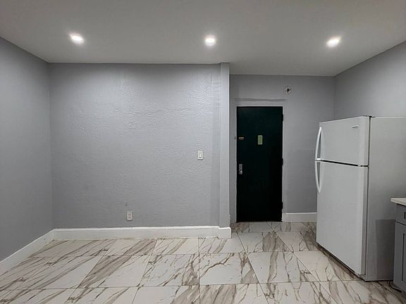 2nd image of 408 Leslie St #8F