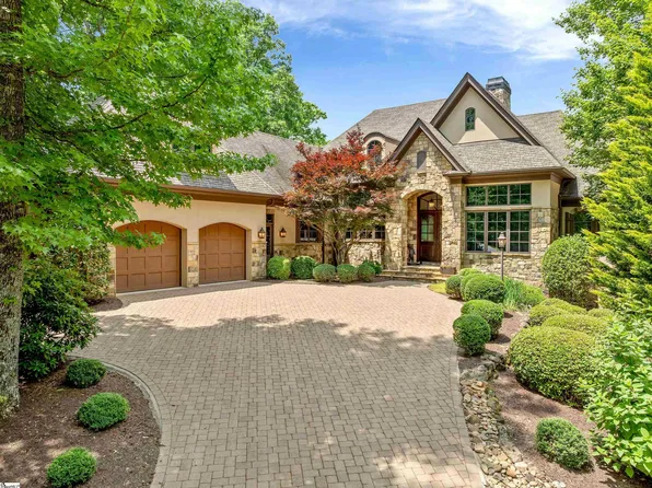 24 Lake Hills Ln, Travelers Rest, SC 29690