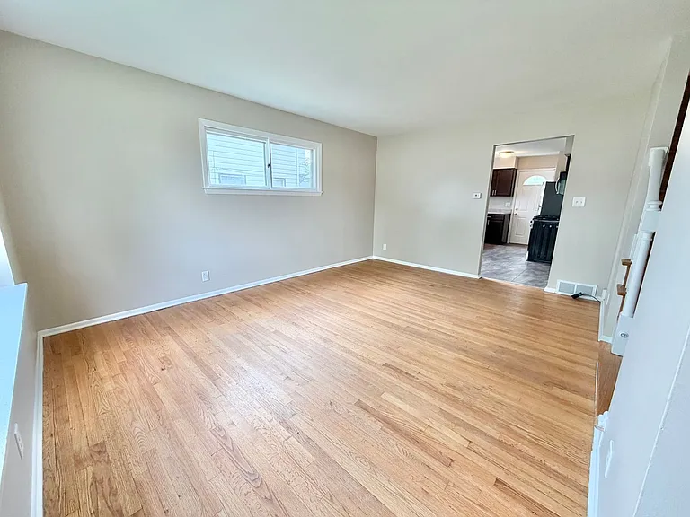 6919-6921 W Brentwood Ave E — Photo 2