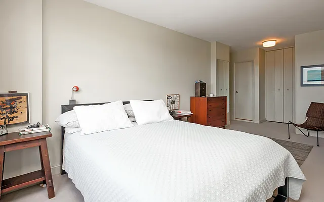 Sold by Nortrud Wolf Spero, LREB | media 61