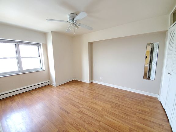 5th image of 4960 N Marine Dr APT 1415