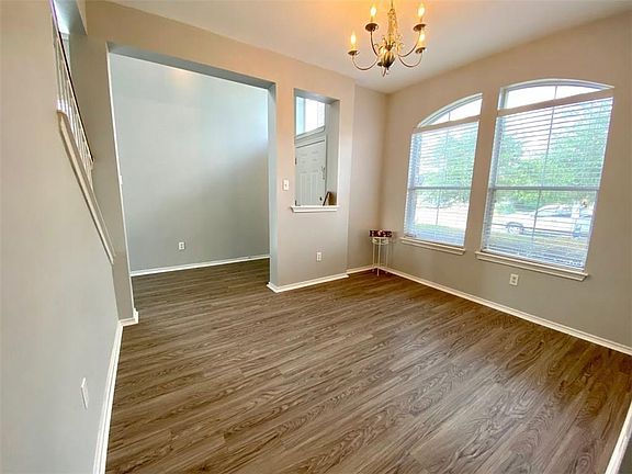 5th image of 13601 Richard Nixon St