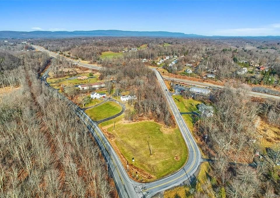 2nd image of 5 Bloomingburg Rd