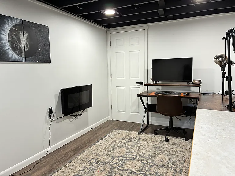 W150N7132 Country Ln — Photo 16