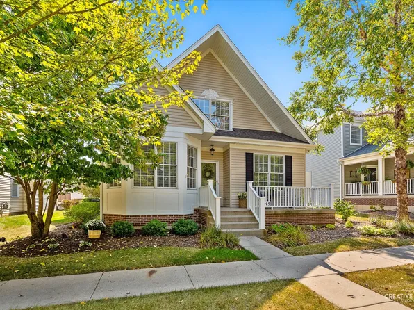 39W145 Dobson Ln, Geneva, IL 60134