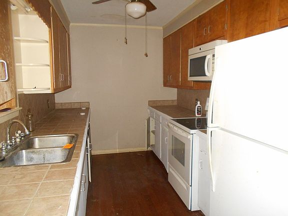 4th image of 739 Brookwood Dr