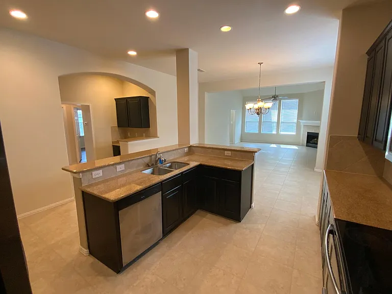 708 Hummingbird Dr — Photo 46