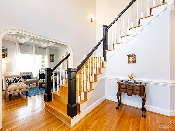 4th image of 2590 Ashbourne Dr