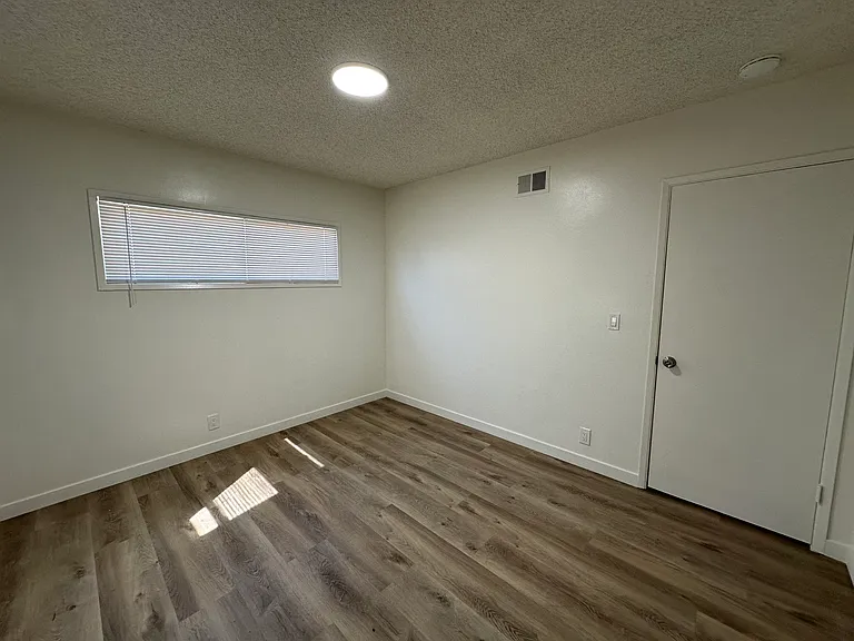 14330 Bon View Ave — Photo 19