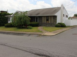 611 W Locust St, Scranton, PA 18504