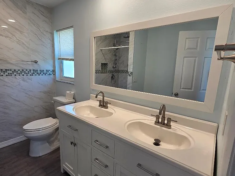549 La Gorce Dr — Photo 29