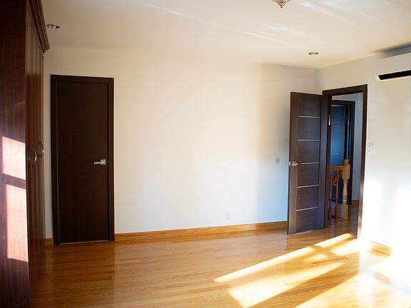 4th image of 8233 214th St