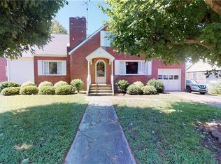 412 E Main St, Pilot Mtn, NC 27041
