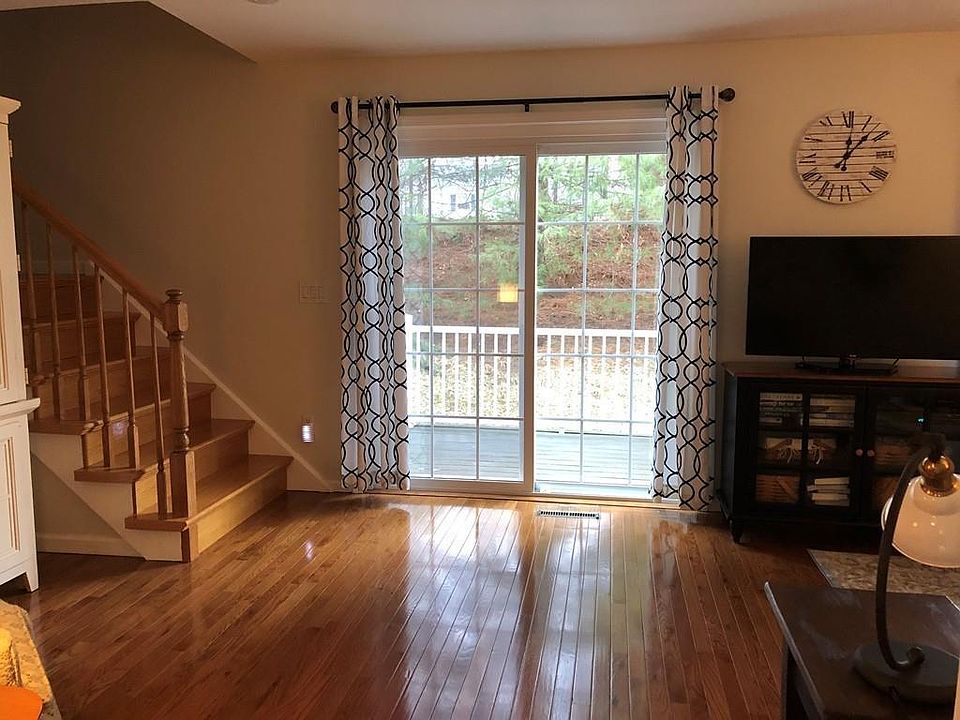 585 Sheridan St APT 8, Chicopee, MA 01020 Zillow