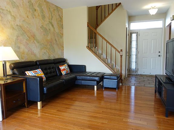 2nd image of 484 W Parkside Dr