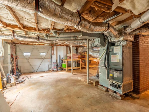 210 Syphrit Rd, Wellford, SC 29385