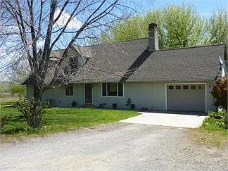 901 Montague Rd photo 1