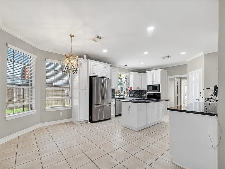 4303 Noble Oak Trl — Photo 11
