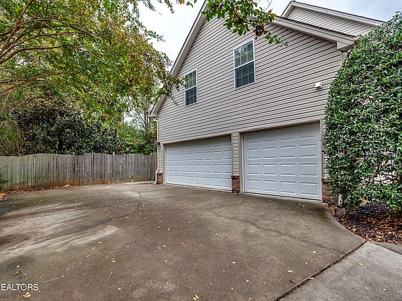 5th image of 10245 Canton Place Ln