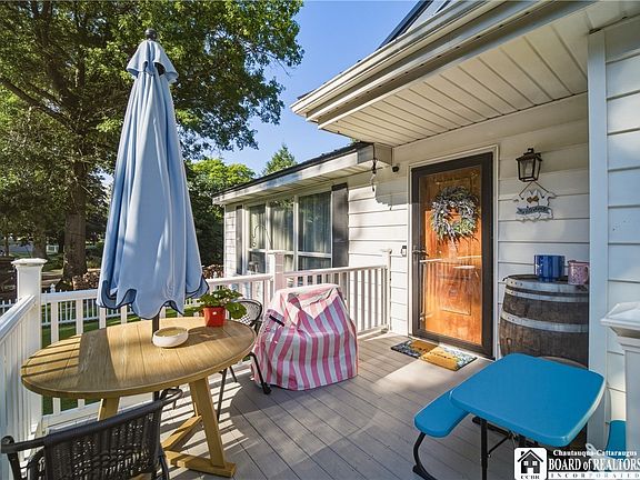 3rd image of 70 Howard Ave