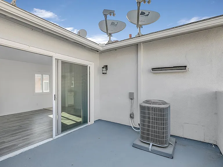 10107 England Ave — Photo 3