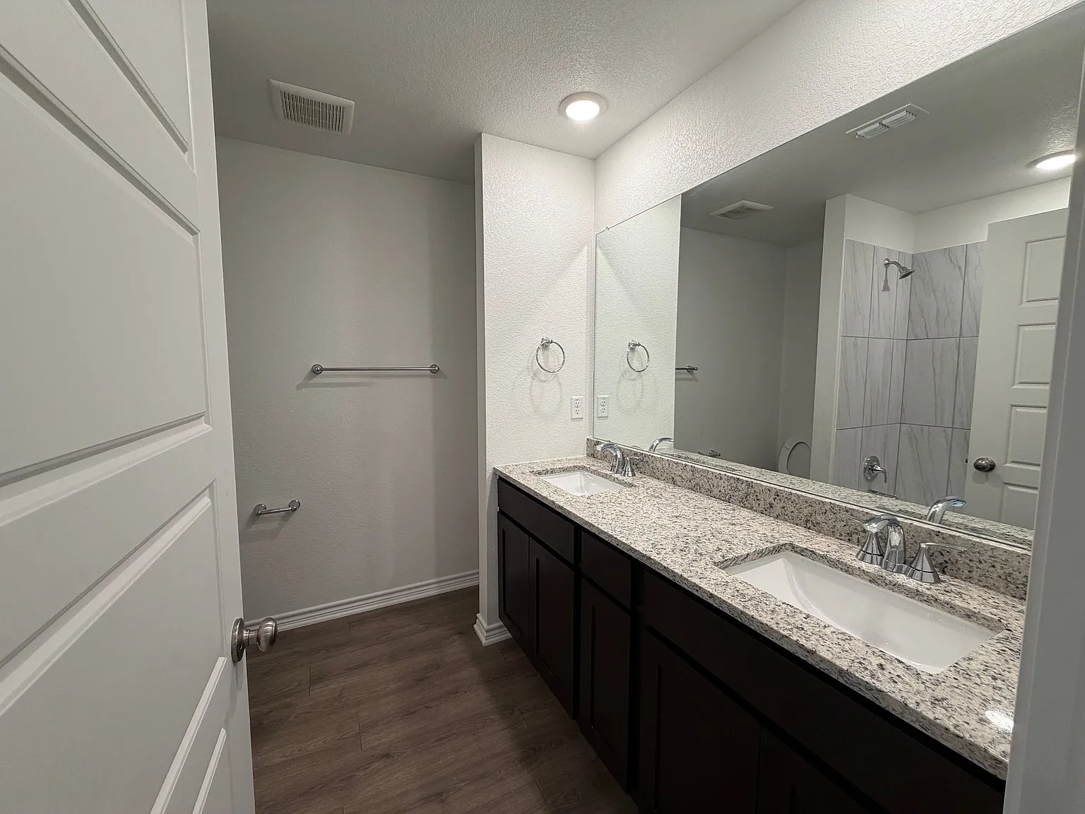 Modern Unit in Killeen | 3900 Sugar Hackberry Trl | $1700/mo | Avail. 10/1/2026 — Photo 3