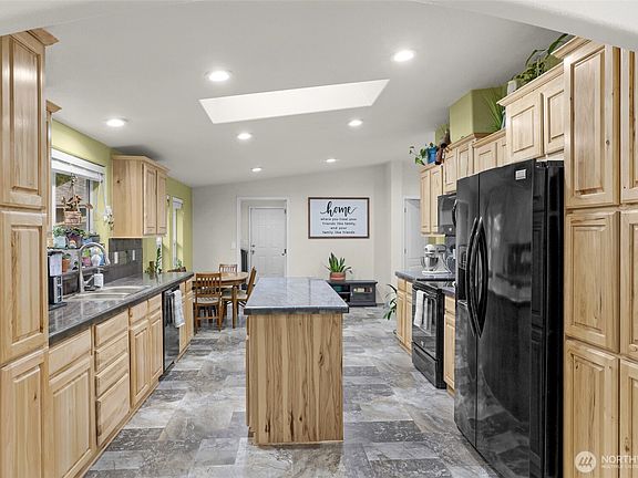 3rd image of 18024 40th Avenue NW
