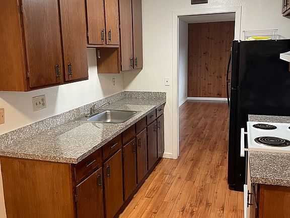 2nd image of 741 Bartlett Ave #11