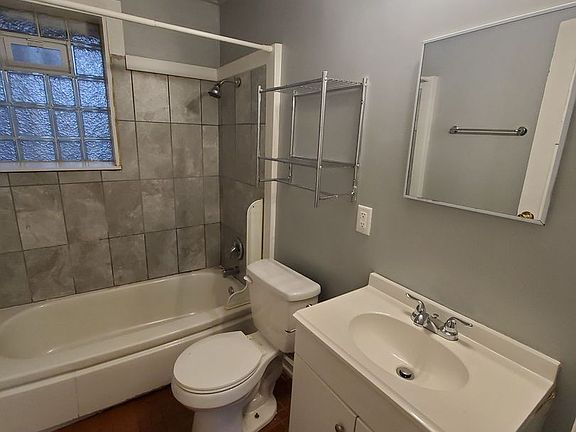 3rd image of 3311 W Juneau Ave APT 1