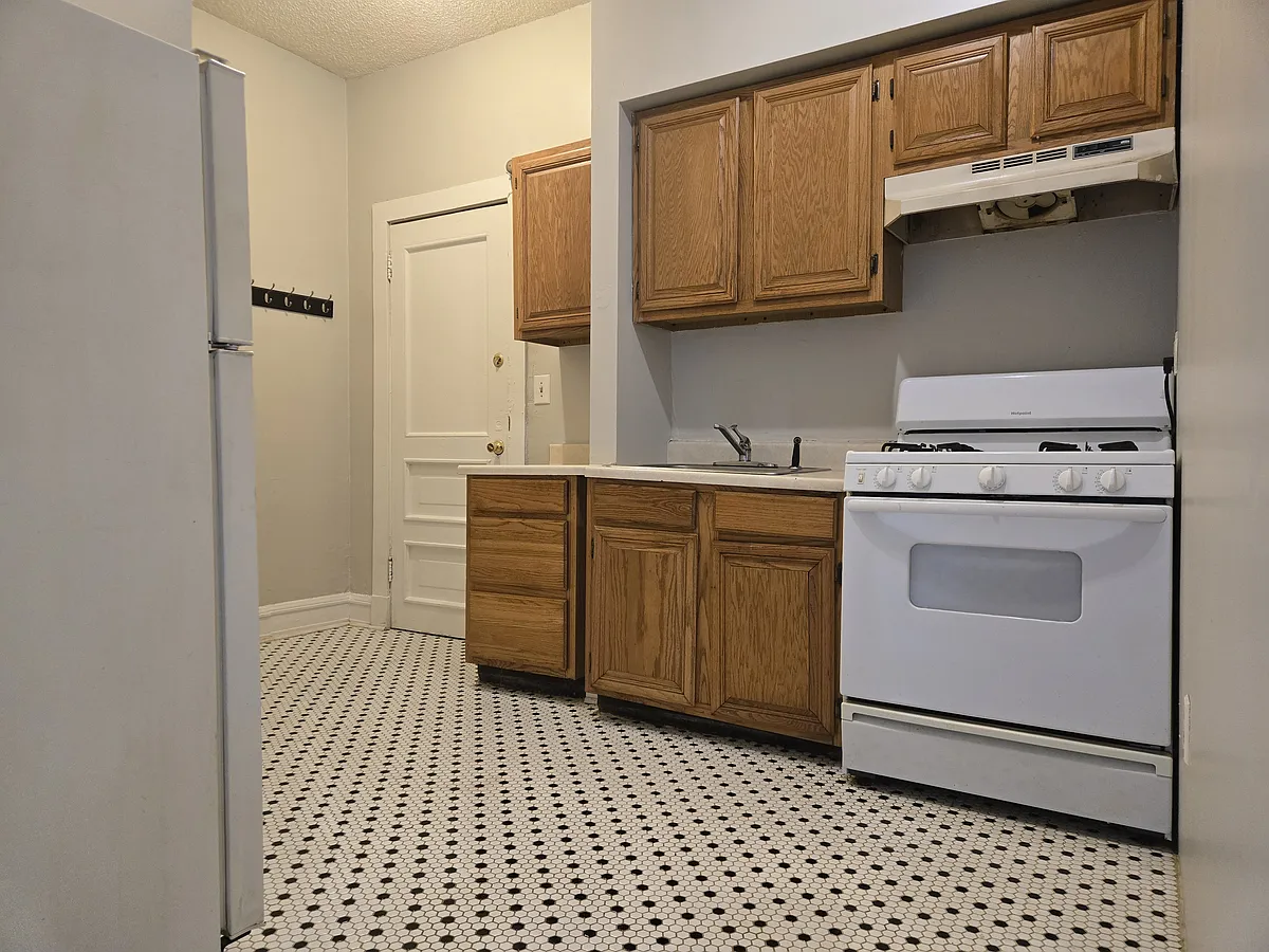 Building Photo - 1358 N Ogden St #4