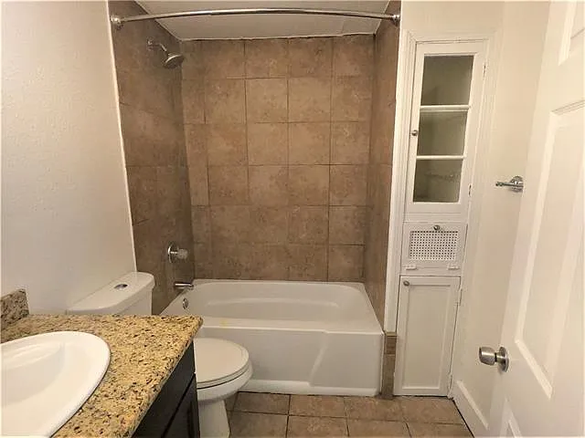 2622 Saint Ann St — Photo 14