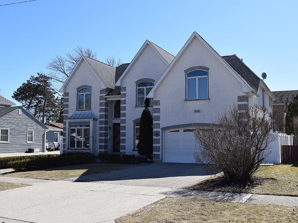 2nd image of 7033 Palma Ln