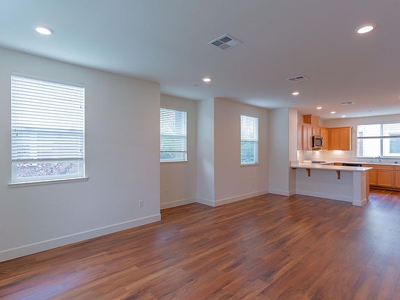 3rd image of 1027 Giacomo Ln #1