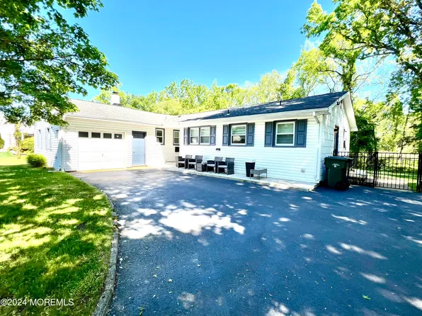 441 W Lake Avenue, Oakhurst, NJ 07755