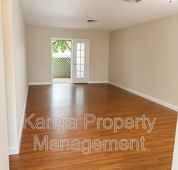 4317 Cocoanut Rd — Photo 2