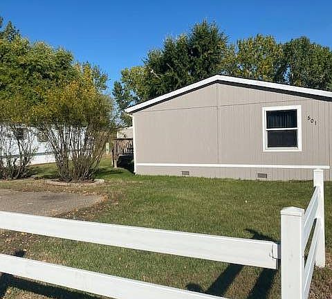 2nd image of 501 Yellowstone Dr