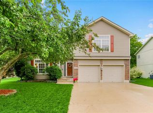 1303 SE Princeton Dr, Lees Summit, MO 64081